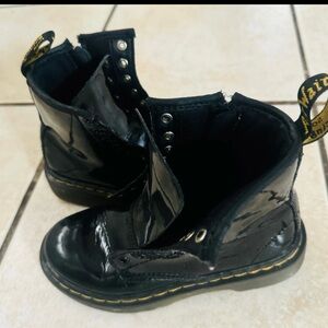 Girls black patent Dr martens Kids Black Boots size 13 no laces